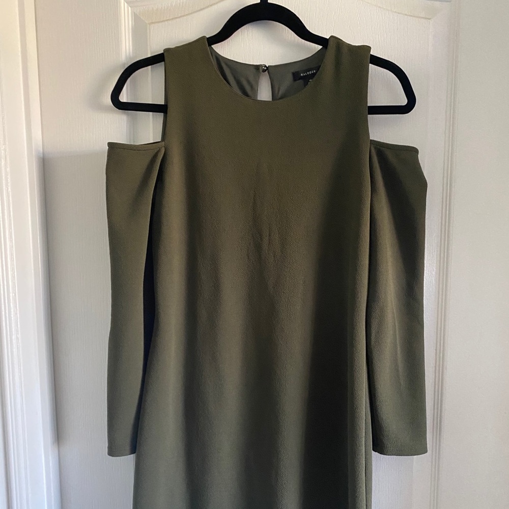 Halogen Cold-Shoulder Body-Con dress